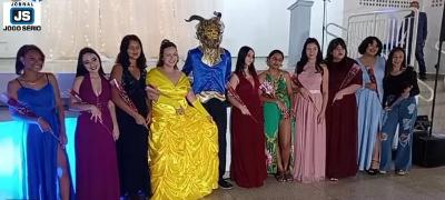 Alunas da Escola Dona Queridinha Bias Fortes vivenciam noite inesquecvel em Baile de Debutantes