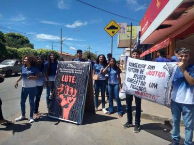 Polticas antirracistas ensinam respeito e valorizao  diversidade entre alunos da rede estadual