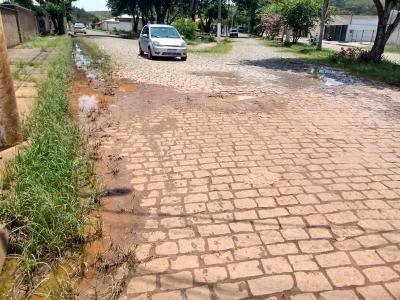 Comunidade da Vila Conceio denuncia vazamento de gua h dias
