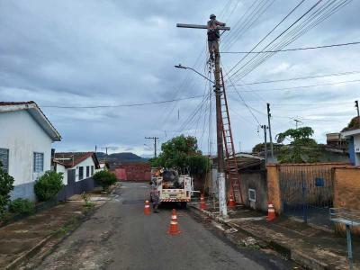 Energia eltrica  restabelecida no 