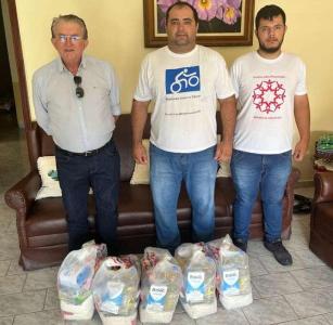 Juiz de Direito e voluntrios concluem mais uma temporada de distribuio de alimentos a instituies sociais de Guaxup