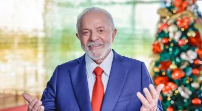 Lula assina decreto que reajusta salrio mnimo para R$ 1.412