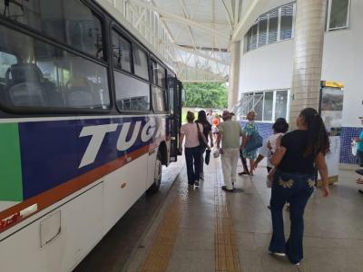 Atraso de uma hora do transporte pblico coletivo urbano gera reclamao em Guaxup
