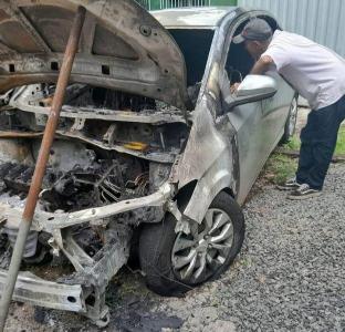 Guaxupeano faz Vakinha Online aps ter o carro incendiado na garagem 