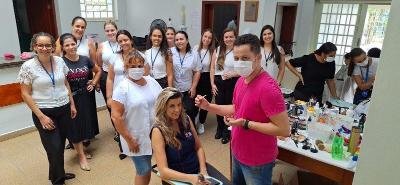 DIA DA MULHER: Direo do Hospital, Senac, Mary Kay e Panaceia homenageiam as funcionrias da Santa Casa 