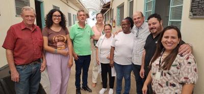 Jarbinhas, do So Joo, e Marcos Daniel, assessor de Arantes, visitam a Vila Frederico Ozanam