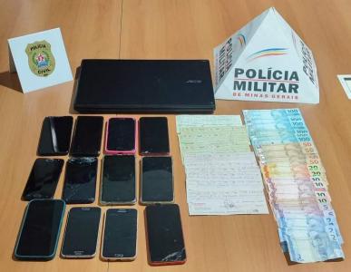 Denunciado por trfico e lavagem de dinheiro, homem  detido com quase R$ 100 mil, doze celulares e outros itens
