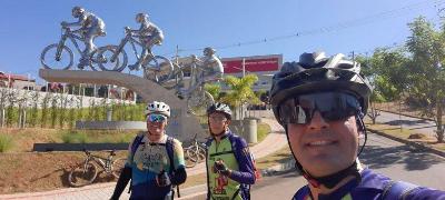 Ciclistas guaxupeanos iniciam peregrinao at a cidade de Aparecida