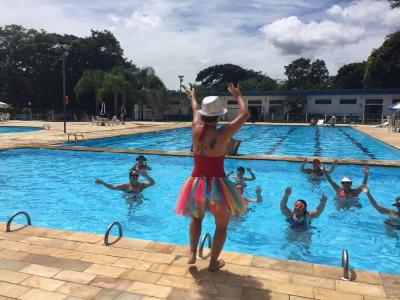 Associados comemoraram o carnaval no Guaxup Country Club