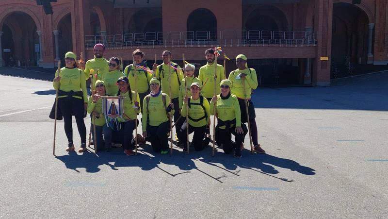 Guaxupeanos concluem, a p�, os 438Km do 