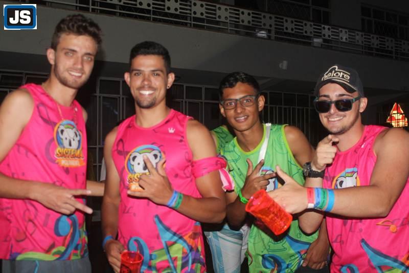 Gente bonita e muito animada no Carnaval do Sistema 2016