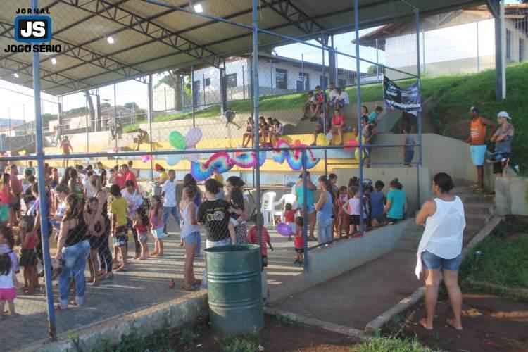 NO EXRCITO DO BEM: Igreja Quadrangular promove festa para crianas e culto