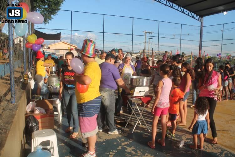 NO EXRCITO DO BEM: Igreja Quadrangular promove festa para crianas e culto