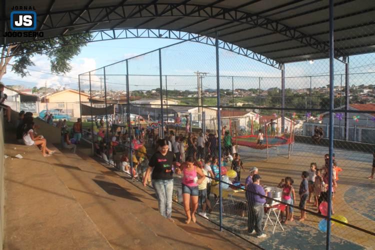 NO EXRCITO DO BEM: Igreja Quadrangular promove festa para crianas e culto