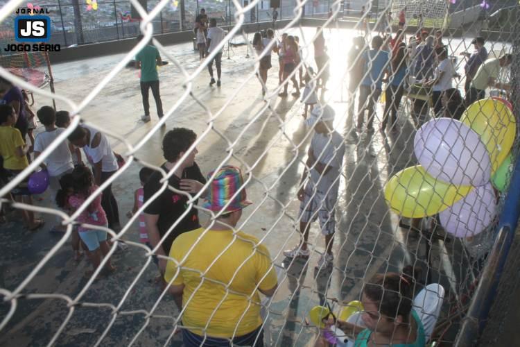 NO EXRCITO DO BEM: Igreja Quadrangular promove festa para crianas e culto