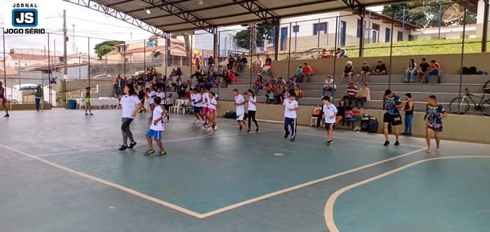 Exrcito do Bem promove a festa do esporte e da cultura em dia de anncio de melhorias  Escola Dr. Carlos