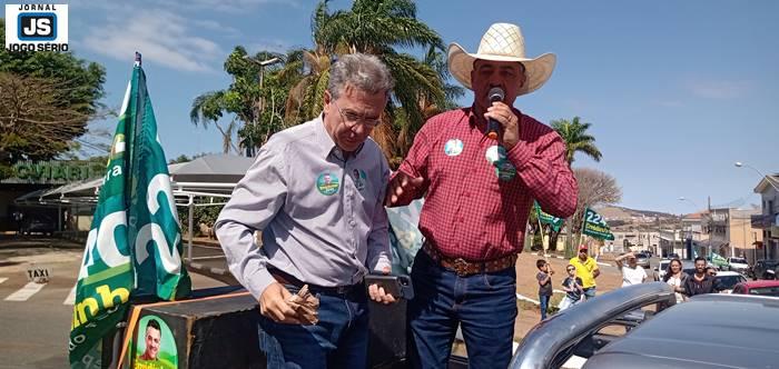 Em carreata, Emidinho Madeira endossa a candidatura de Joo Fernando para deputado estadual