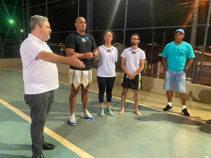 Alunos do muay thai do Exrcito do Bem agora lutaro com kits oficiais