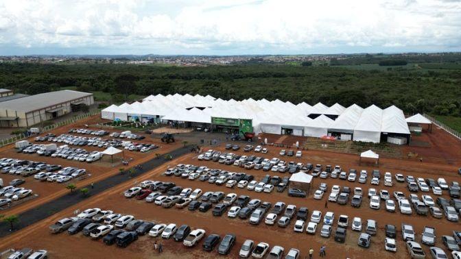 Cafeicultor prioriza negociaes com troca de caf na 9 Feira do Cerrado