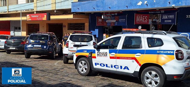 Desafetos entram em luta corporal em plena Avenida Dr. Joo Carlos, na cidade de Guaxup