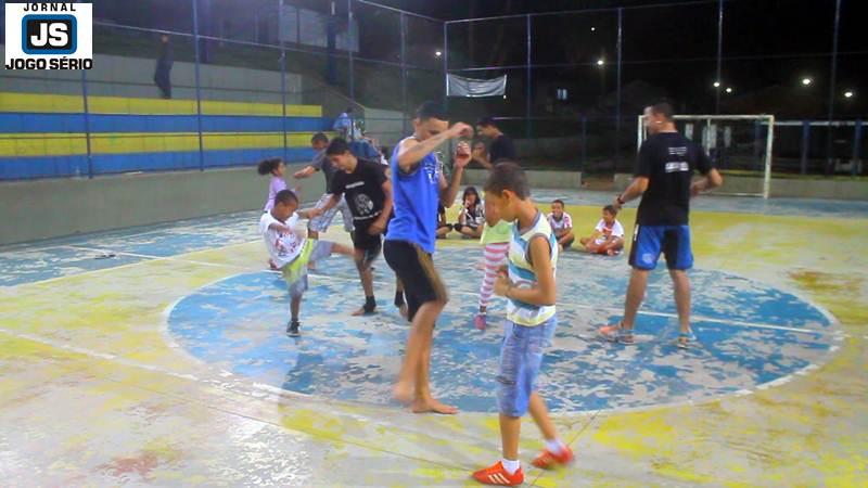 Ocorrem, com sucesso, as aulas de muay thai do Exrcito do Bem / Lokura Combat Team