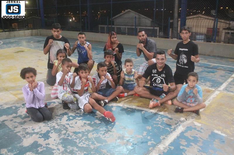 Ocorrem, com sucesso, as aulas de muay thai do Exrcito do Bem / Lokura Combat Team