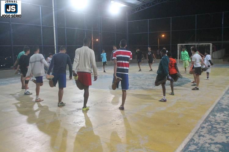 Aulas de futsal do Exrcito do Bem visam formar homens de honra, antes de grandes atletas