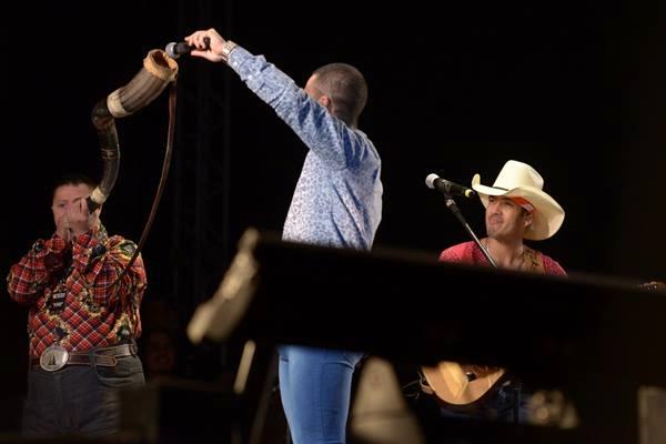 Expoagro comea com casa cheia e grandes shows agitando o pblico