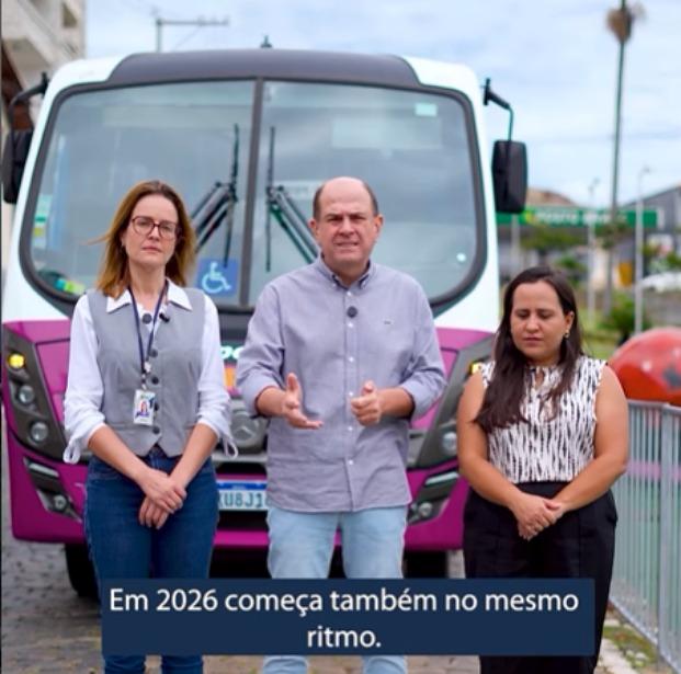 Prefeito Jarbinhas apresenta mais dois ve�culos para o servi�o de transporte fora do domic�lio 