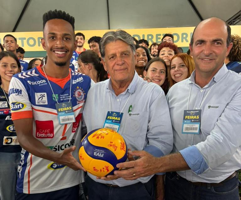 Cooxup� recebe Academia do V�lei durante a Feira do Cerrado, em Monte Carmelo