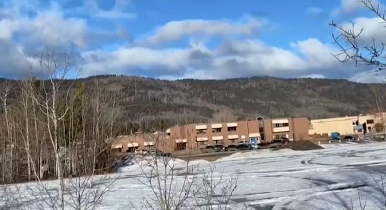 Ataque a tiros em escola no Canad� deixa 10 mortos e 25 feridos