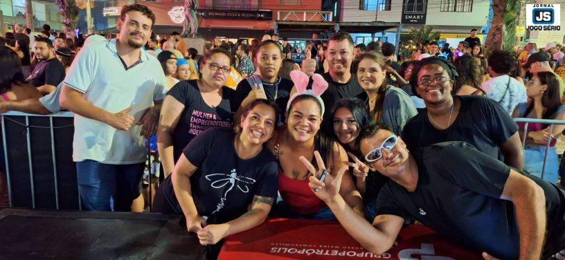 SABOR DA PRA�A oferta completo servi�o de bar, variedade em churrasco, lanches e vista privilegiada aos shows do Carnaval Guaxup� 2026