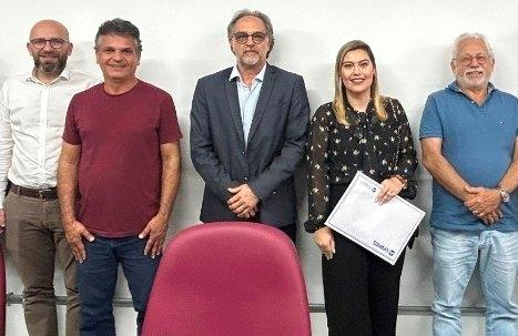 Sob a lideran�a do deputado Luizinho, membros do UNIFEG e da Prefeitura de Guaxup� participam de reuni�o na UNIFAL sobre parcerias 