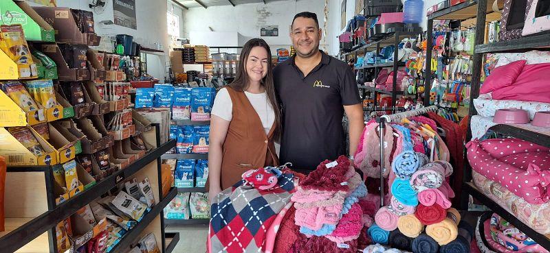 MEGA Pet Shop repleto de produtos para aquecer seu animal de estima��o e proporcionar conforto total 