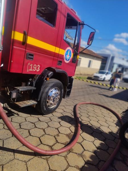 Inc�ndio em resid�ncia deixa v�tima fatal em Boa Esperan�a