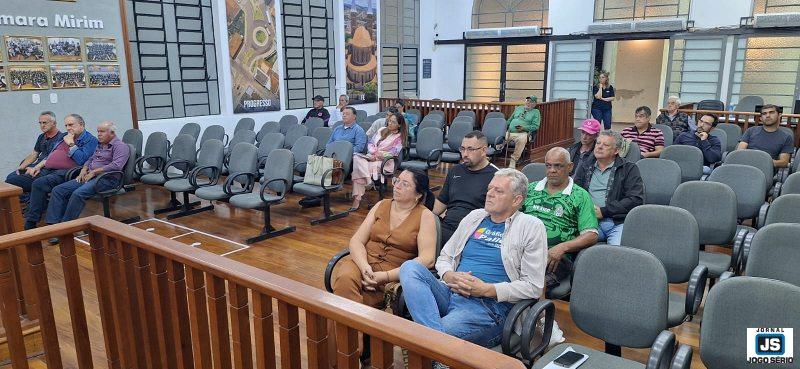 Vereadores recebem atuais dirigentes e pessoas ligadas � Esportiva para esclarecerem de vez a situa��o do clube de futebol