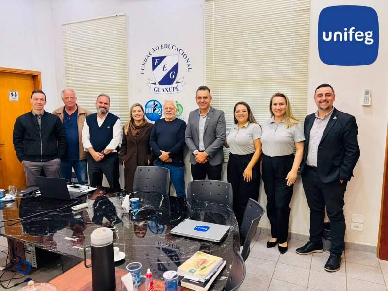 FUNDEG e Banco Cresol iniciam di�logo para parceria estrat�gica em prol da educa��o e do desenvolvimento regional