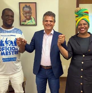 Viviane Santos e Luizinho apresentam propostas para a cultura, capoeira e defesa da popula��o negra em Guaxup� e regi�o