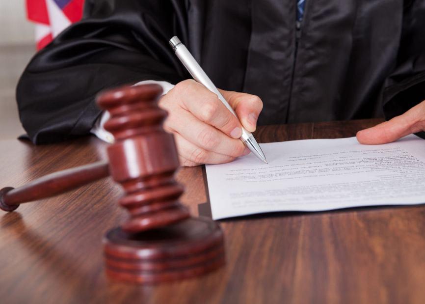Justi�a condena dois guardas civis de Guaxup� por disparo contra homem e falso testemunho