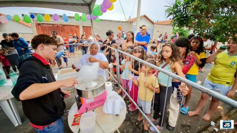 Volunt�rios promovem festa no Vale Verde para celebrar Nossa Senhora e as crian�as do bairro 