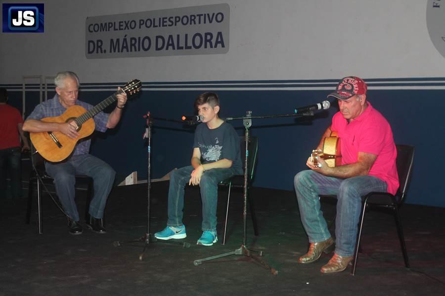 Realizado com sucesso o 1 Show de Talentos do Colgio Dom Incio de Guaxup