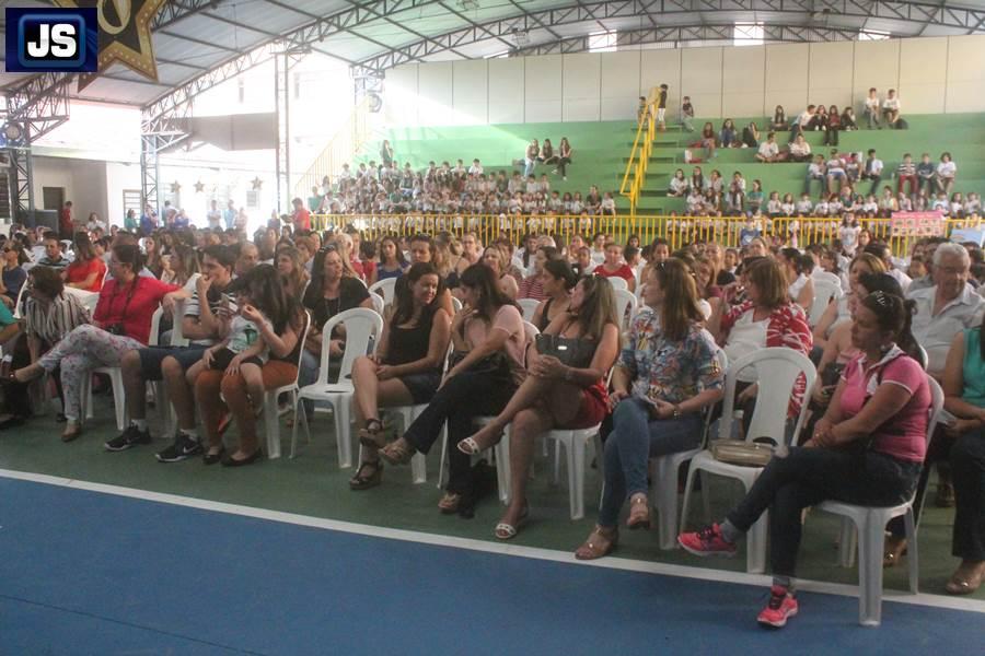 Realizado com sucesso o 1 Show de Talentos do Colgio Dom Incio de Guaxup