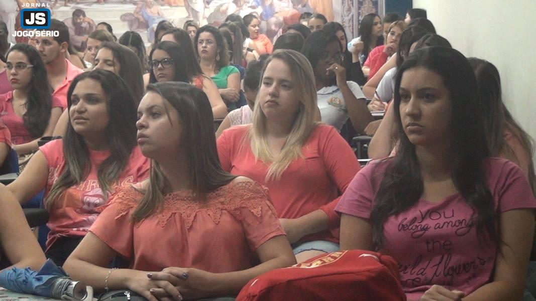 Docente do Unifeg ministra palestra sobre combate ao cncer