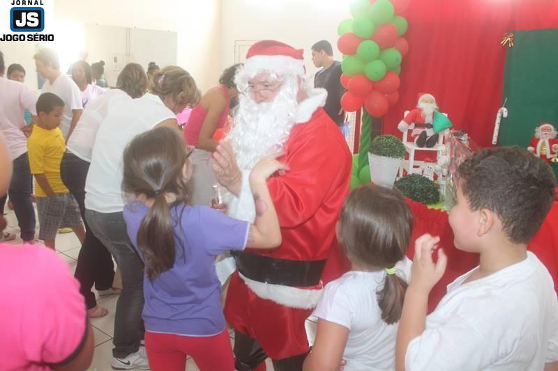 Alunos da Casa da Criana ganham festa de Natal pelo 6 ano seguido