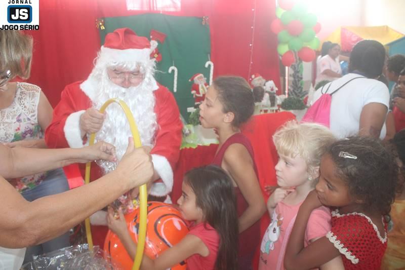 Alunos da Casa da Criana ganham festa de Natal pelo 6 ano seguido