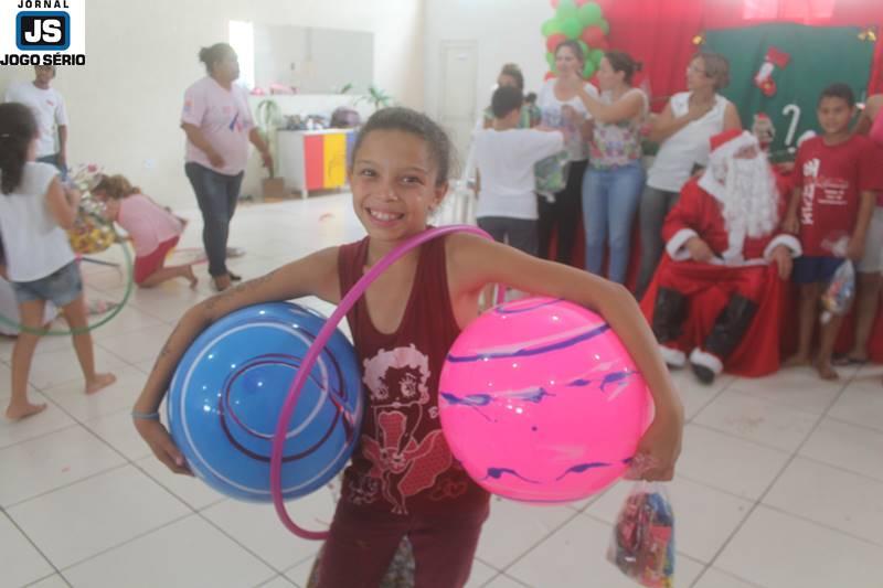 Alunos da Casa da Criana ganham festa de Natal pelo 6 ano seguido