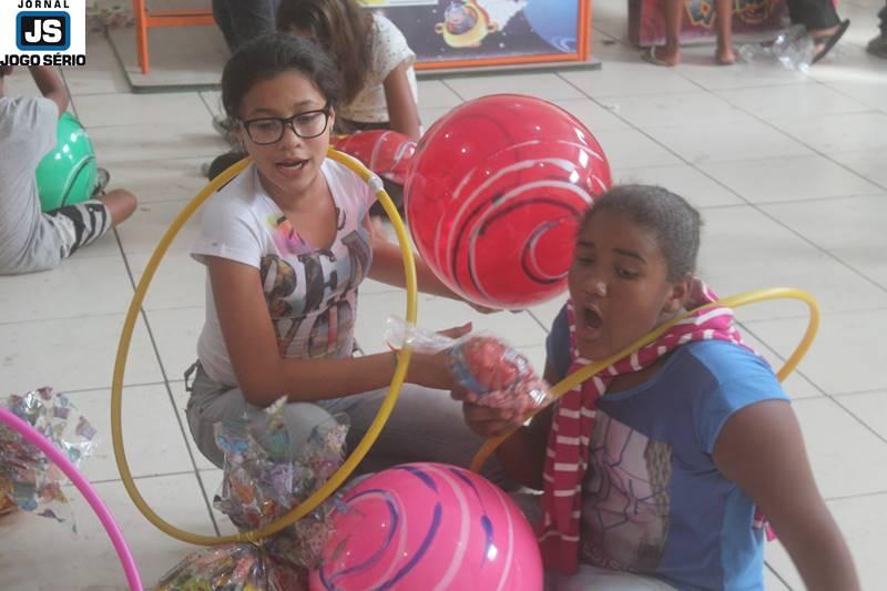 Alunos da Casa da Criana ganham festa de Natal pelo 6 ano seguido