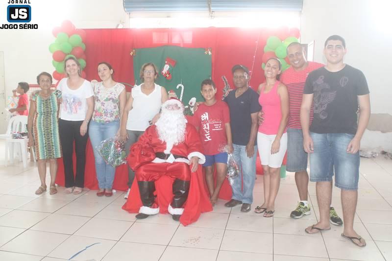 Alunos da Casa da Criana ganham festa de Natal pelo 6 ano seguido