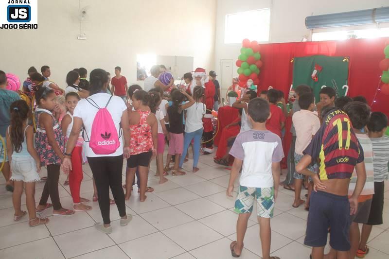 Alunos da Casa da Criana ganham festa de Natal pelo 6 ano seguido