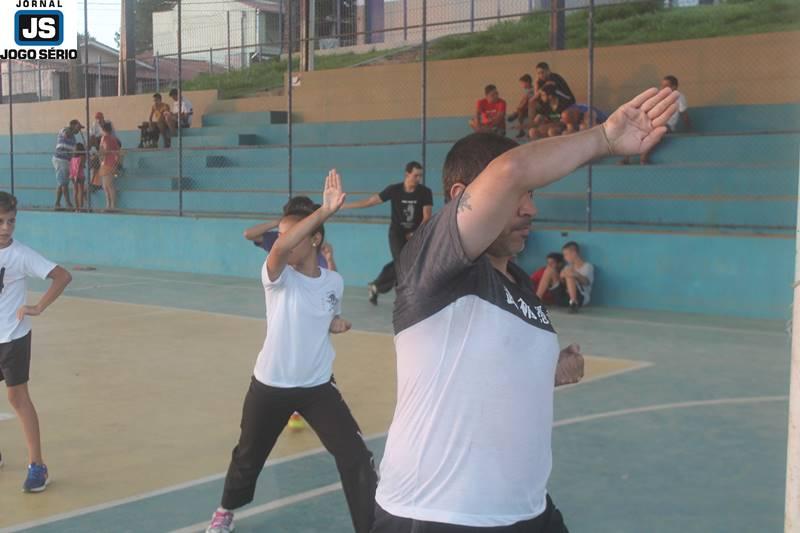 Pratique kung fu de graa no Exrcito de Bem